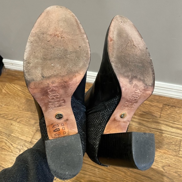 Guilhermina Women’s Black Leather/Wool heeled boots (40EU-9M US) - super chic! - Picture 4 of 7